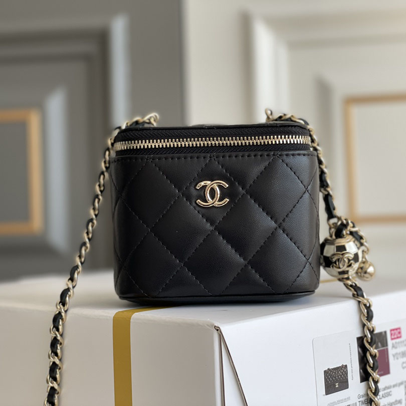 Chanel Cosmetic Bags - Click Image to Close